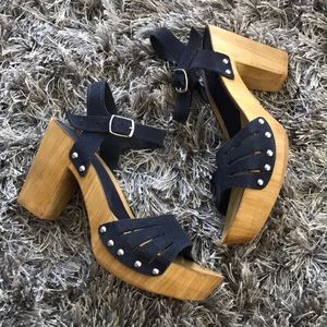 Comfortable Charles David Clogs